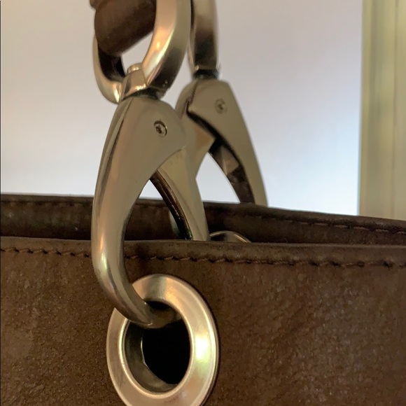 Hobo International Bucket Tote in nubuck/suede - Picture 3 of 7